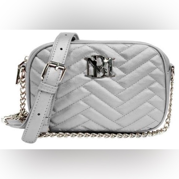 New Badgley Mischka Metallic Grey Quilted Camera Crossbody Bag - Picture 1 of 3